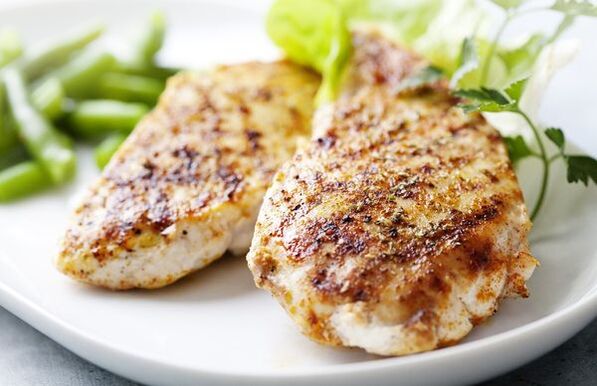 Plat diététique japonais de poitrine de poulet
