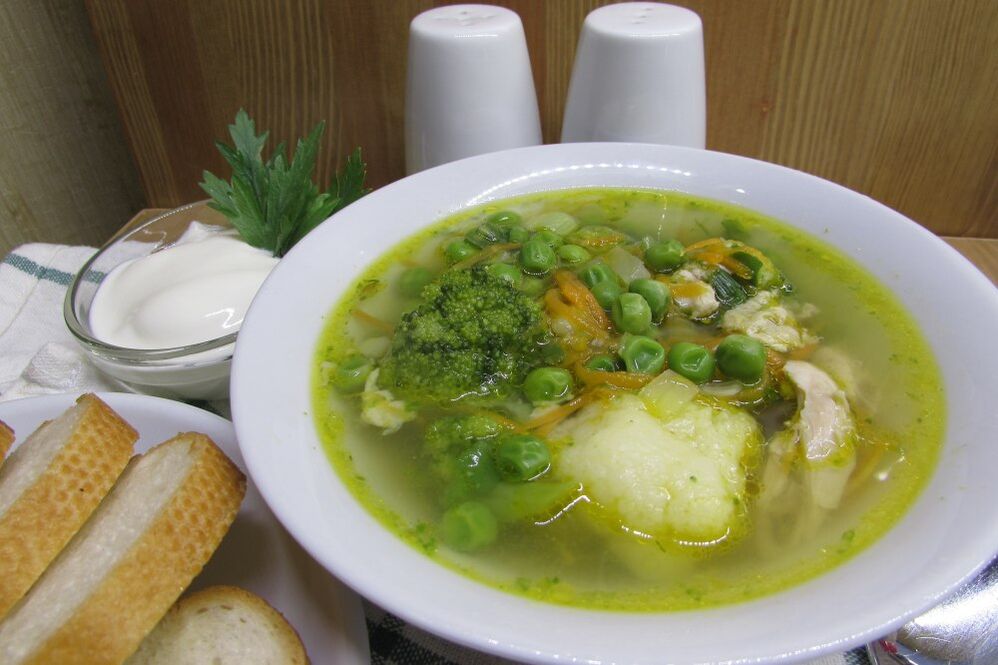Bouillon de viande au chou-fleur et au brocoli
