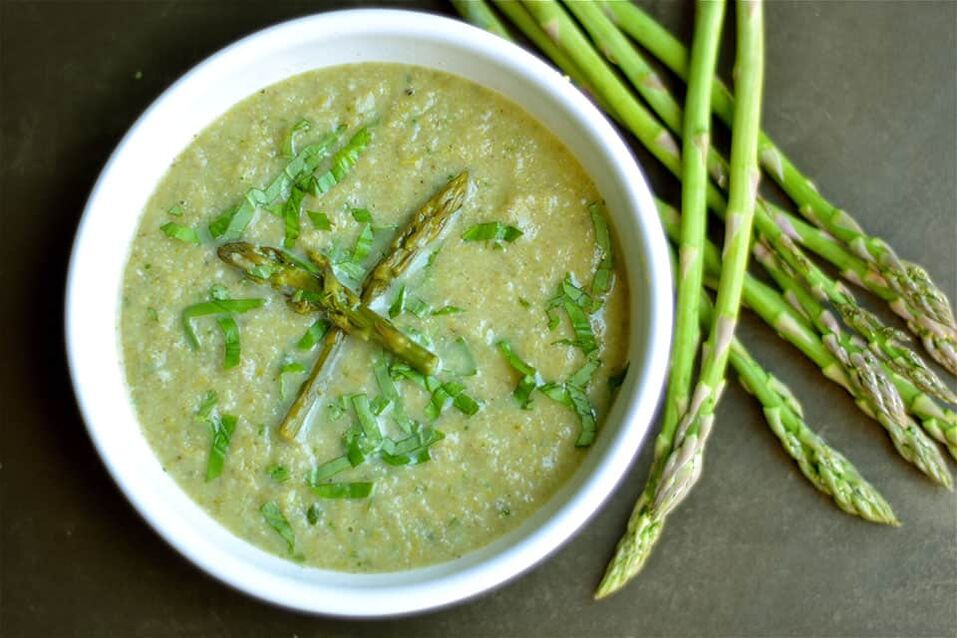 Soupe au poulet et asperges