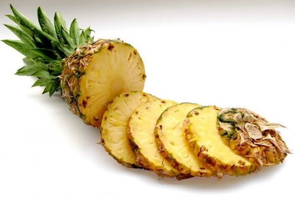 L'ananas est un aliment qui aide à perdre du poids. 