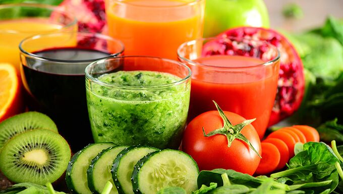 Boissons aux fruits et légumes lors de la consommation de régime